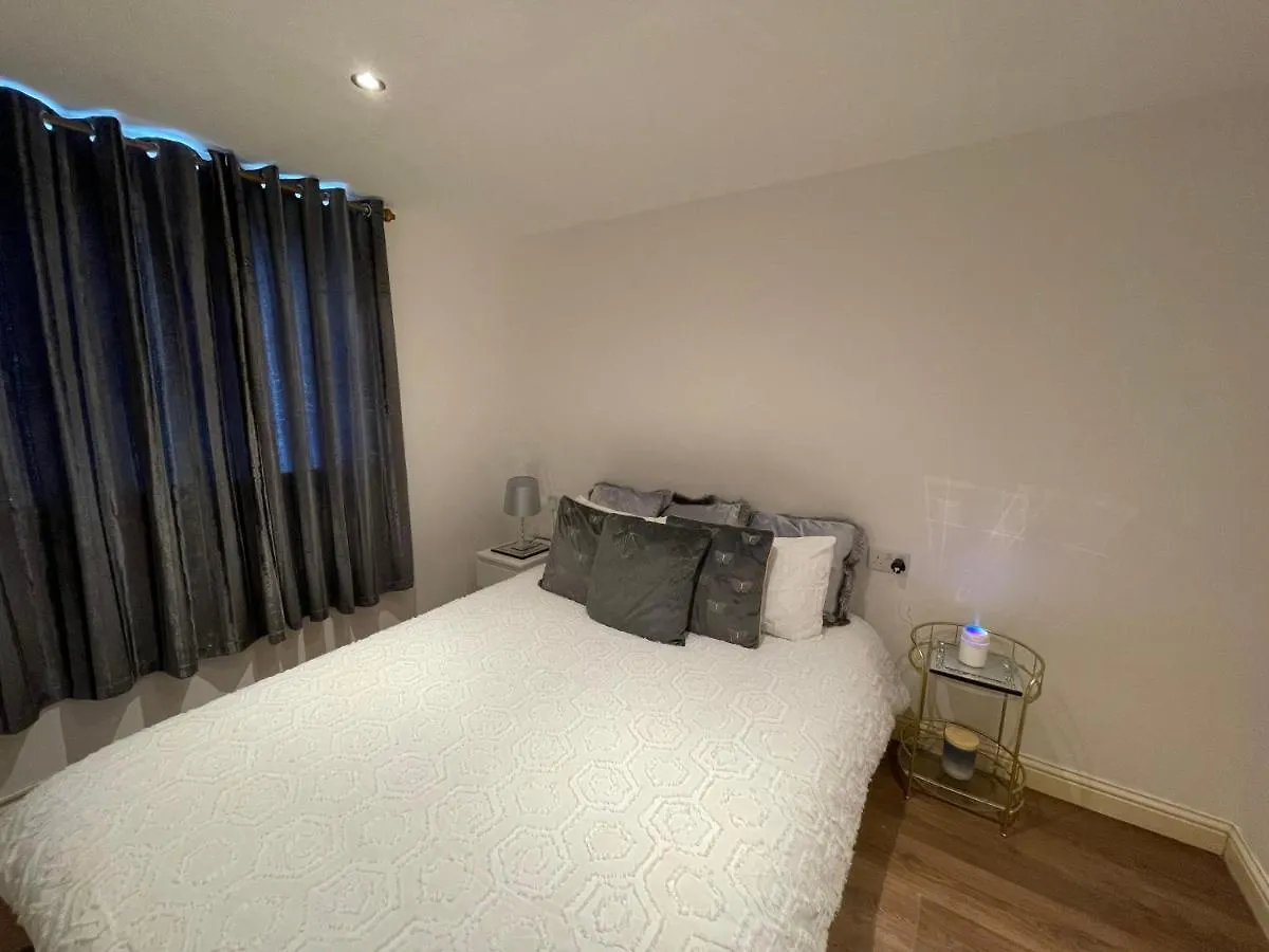 Edinburgh Apartment Br 0*,